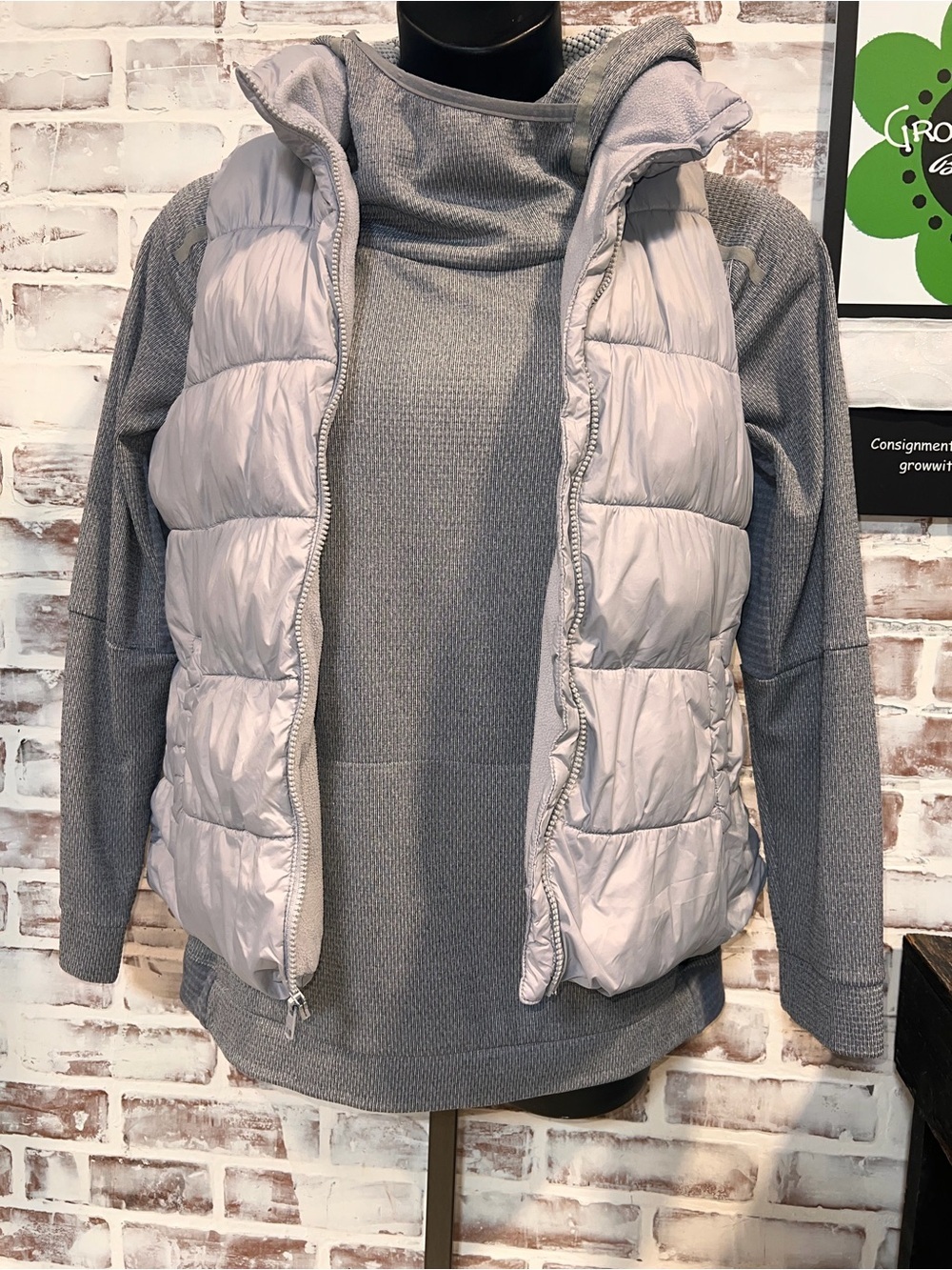 Old Navy Gray puffer vest women’s medium